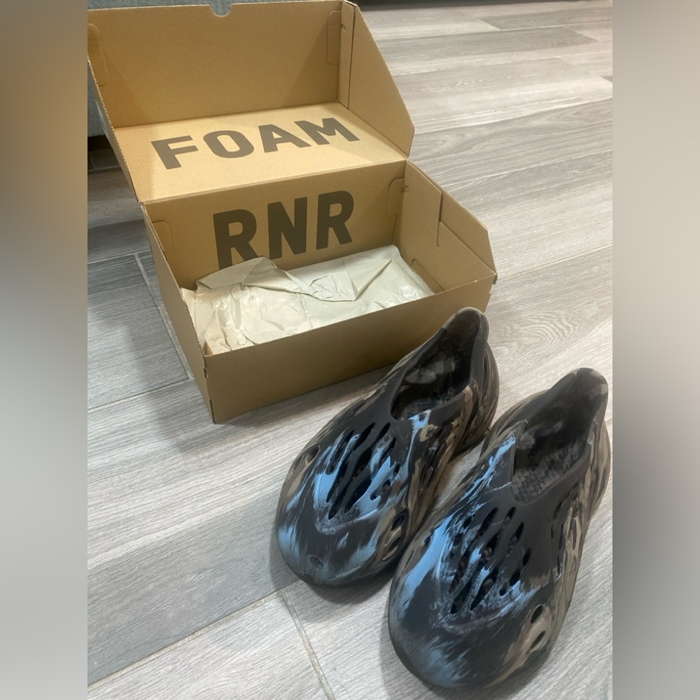 Yeezy Foam RNR in Black and Gray